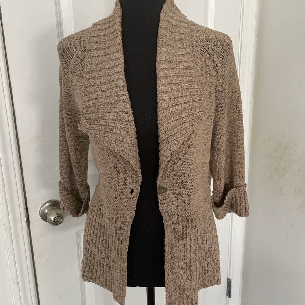 WD - NY Top Cardigan Women Size M Tan Loose Knit Weave Transitional